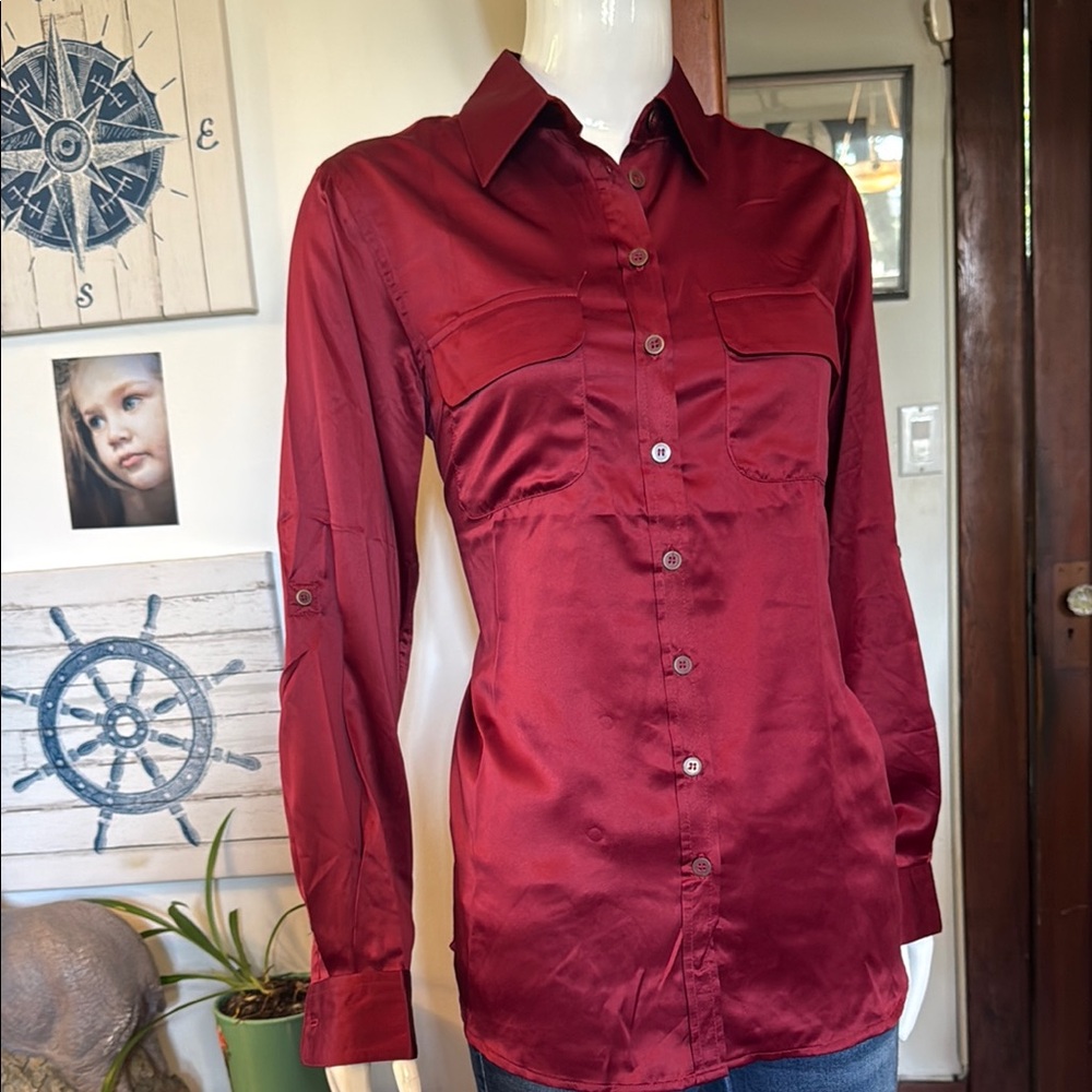NWt northern reflections size small Women's Burgundy Satin Button-Up Shirt